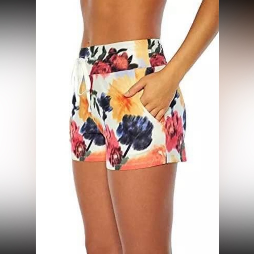 Marika Women's Standard Mona Pocket Short, Ocean Wave Blurred Flora M